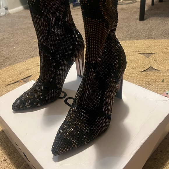 Lux Aldo Booties - Picture 4 of 5